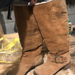 Tan, faux fur lined boots